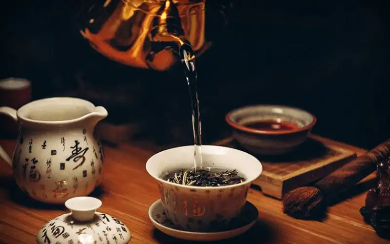 Thưởng Trà Là Gì? Nghệ Thuật Uống Trà Có Ý Thức