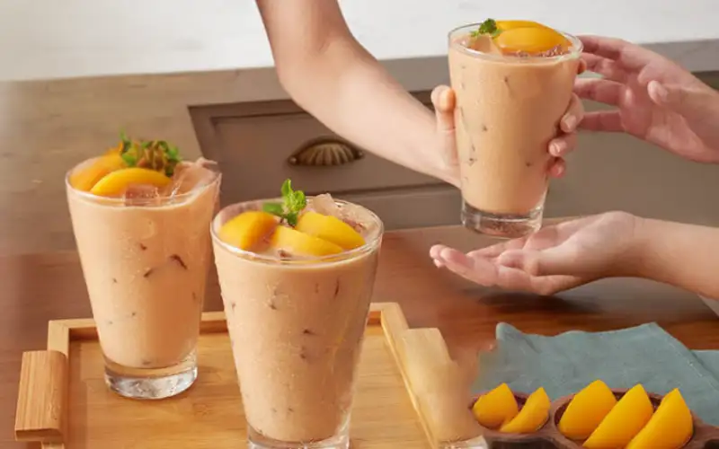 Bật Mí Công Thức Trà Sữa Đào Thơm Mát – Hòa Quyện Hương Trà Và Vị Đào Ngọt Ngào