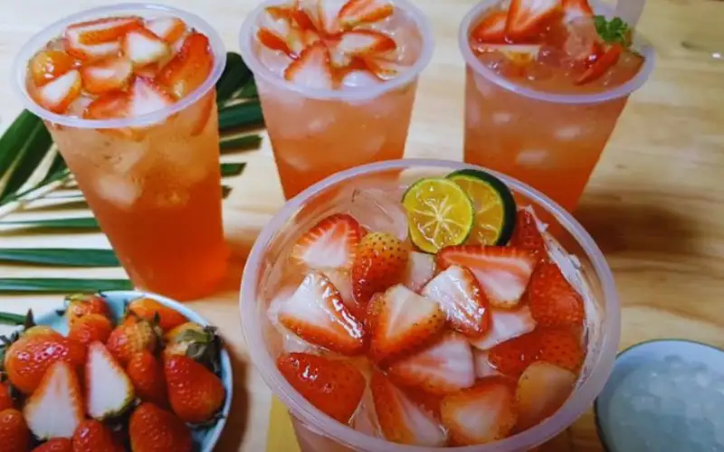 4 Bước Làm Trà Dâu Tươi Thơm Ngon