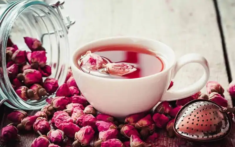 Trà Hoa Hồng – Khám Phá Công Dụng Tuyệt Vời Cho Sức Khỏe Và Sắc Đẹp