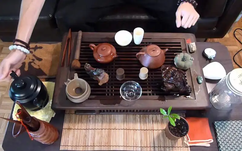 Trà Công Phu (Gongfu Cha) – Nghệ Thuật Pha Trà Tỉ Mỉ
