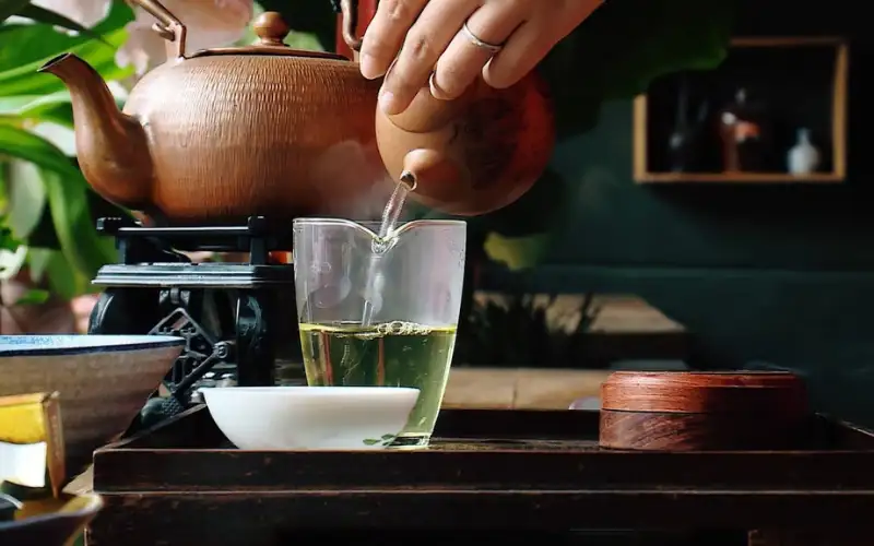 Trà Công Phu (Gongfu Cha) – Nghệ Thuật Pha Trà Tỉ Mỉ