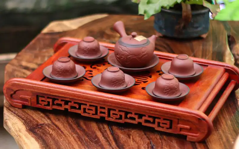 Khay Trà – Công Năng, Cách Chọn & Bày Trí Gọn Gàng