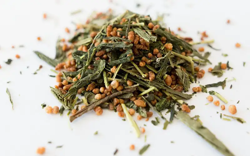 Cách pha trà xanh gạo rang ngon đúng vị